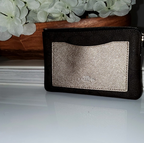 Coach Handbags - ❗final sale❗Coach small purse